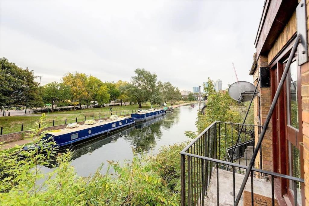 Amazing Location - City Of London- 2 Bedroom Stunning Canal View House With Private Garden,Parking & Balcony Екстер'єр фото