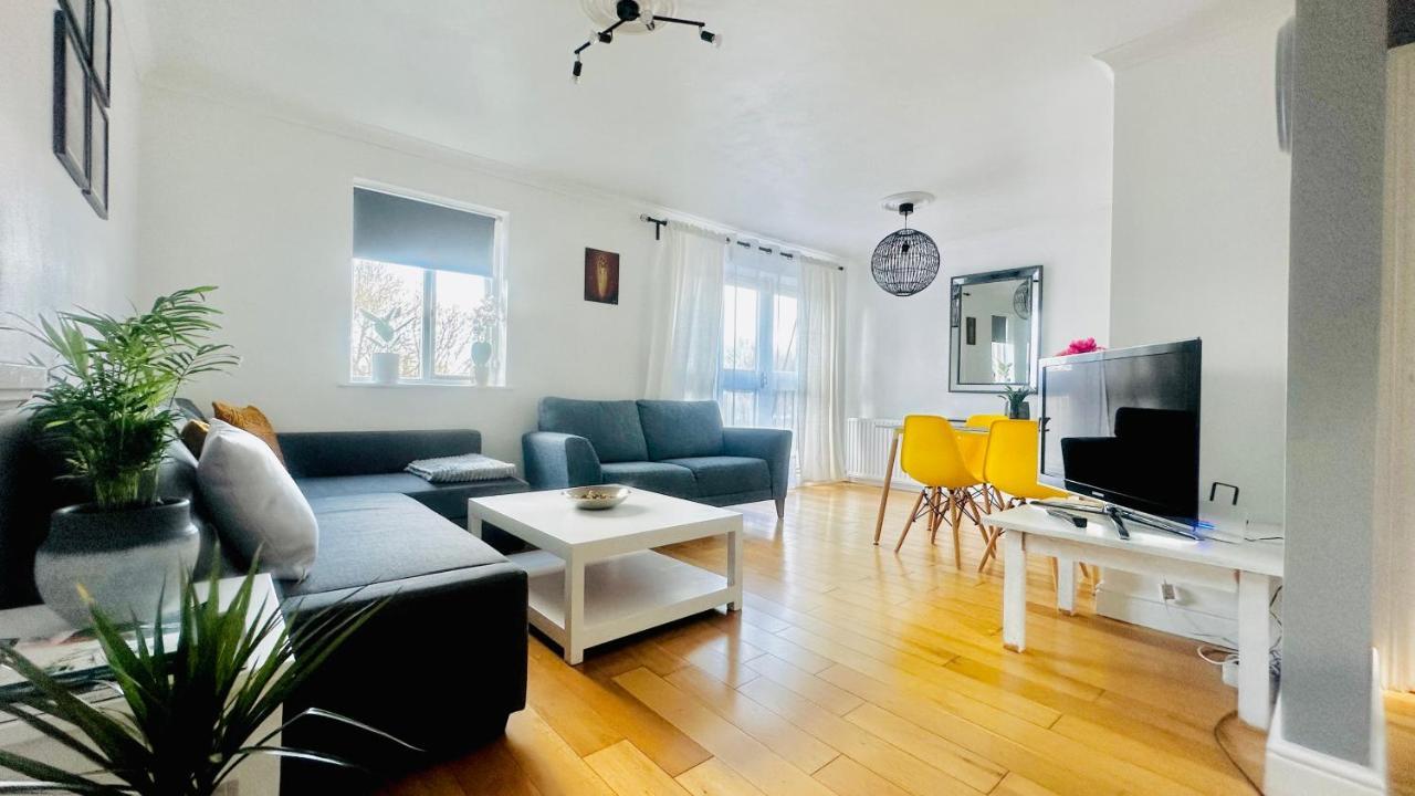 Amazing Location - City Of London- 2 Bedroom Stunning Canal View House With Private Garden,Parking & Balcony Екстер'єр фото