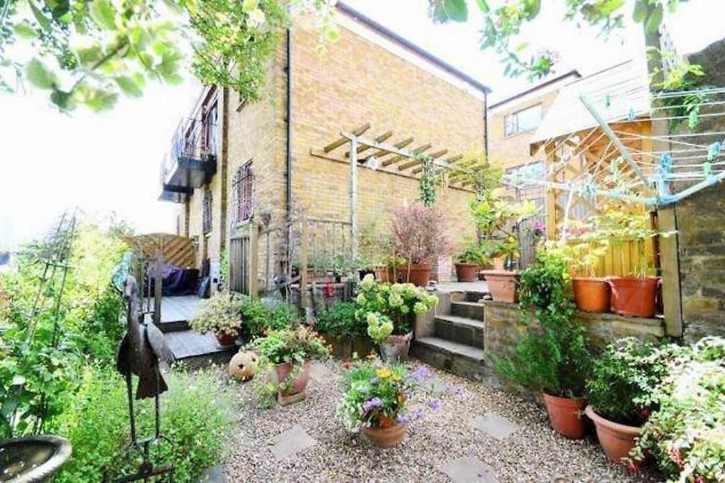 Amazing Location - City Of London- 2 Bedroom Stunning Canal View House With Private Garden,Parking & Balcony Екстер'єр фото