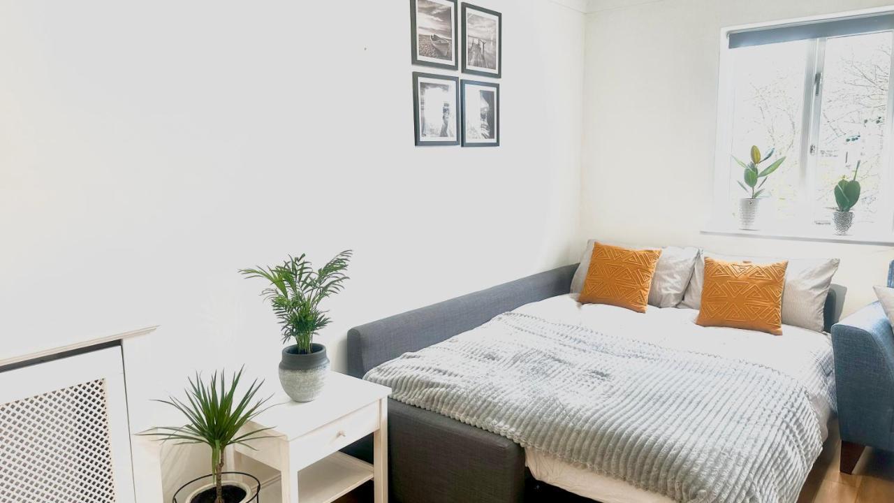 Amazing Location - City Of London- 2 Bedroom Stunning Canal View House With Private Garden,Parking & Balcony Екстер'єр фото
