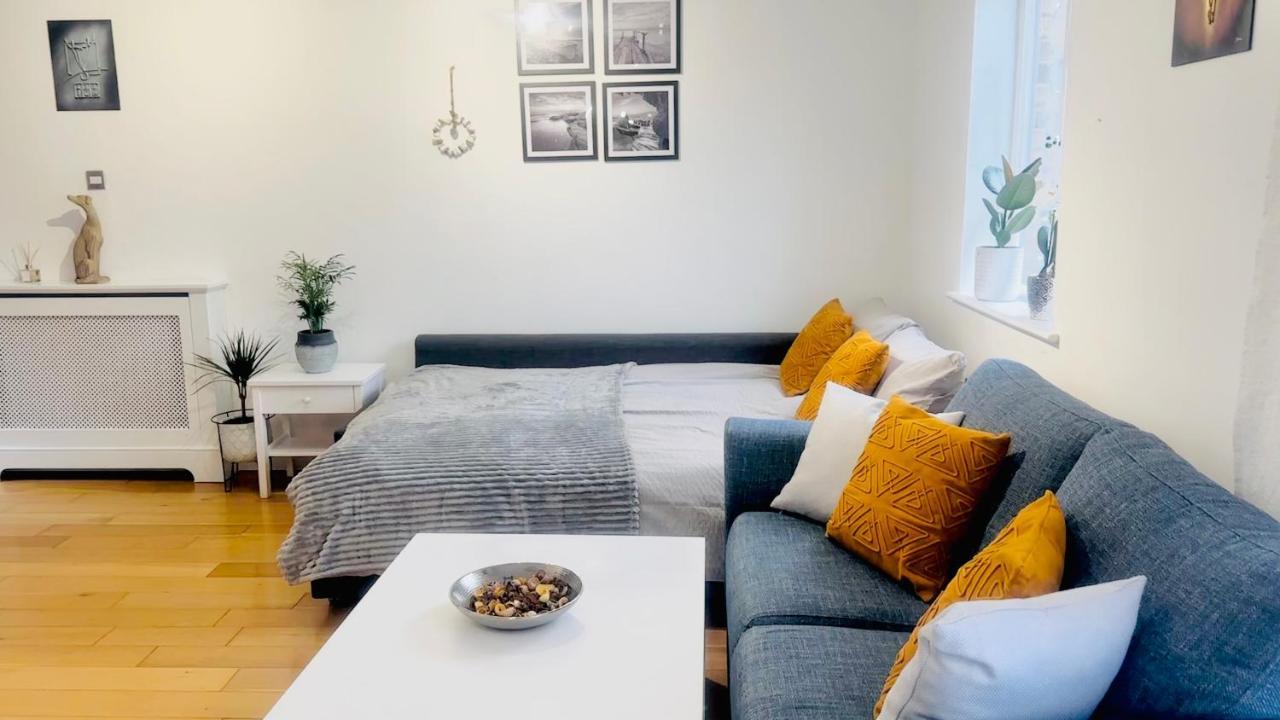 Amazing Location - City Of London- 2 Bedroom Stunning Canal View House With Private Garden,Parking & Balcony Екстер'єр фото