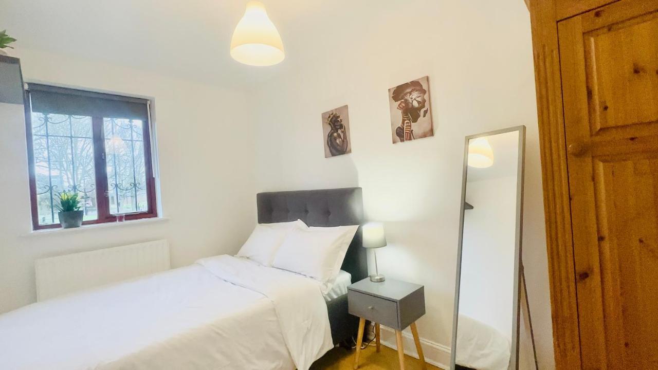 Amazing Location - City Of London- 2 Bedroom Stunning Canal View House With Private Garden,Parking & Balcony Екстер'єр фото