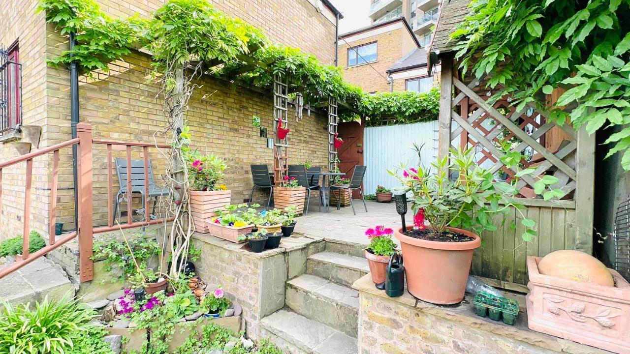 Amazing Location - City Of London- 2 Bedroom Stunning Canal View House With Private Garden,Parking & Balcony Екстер'єр фото