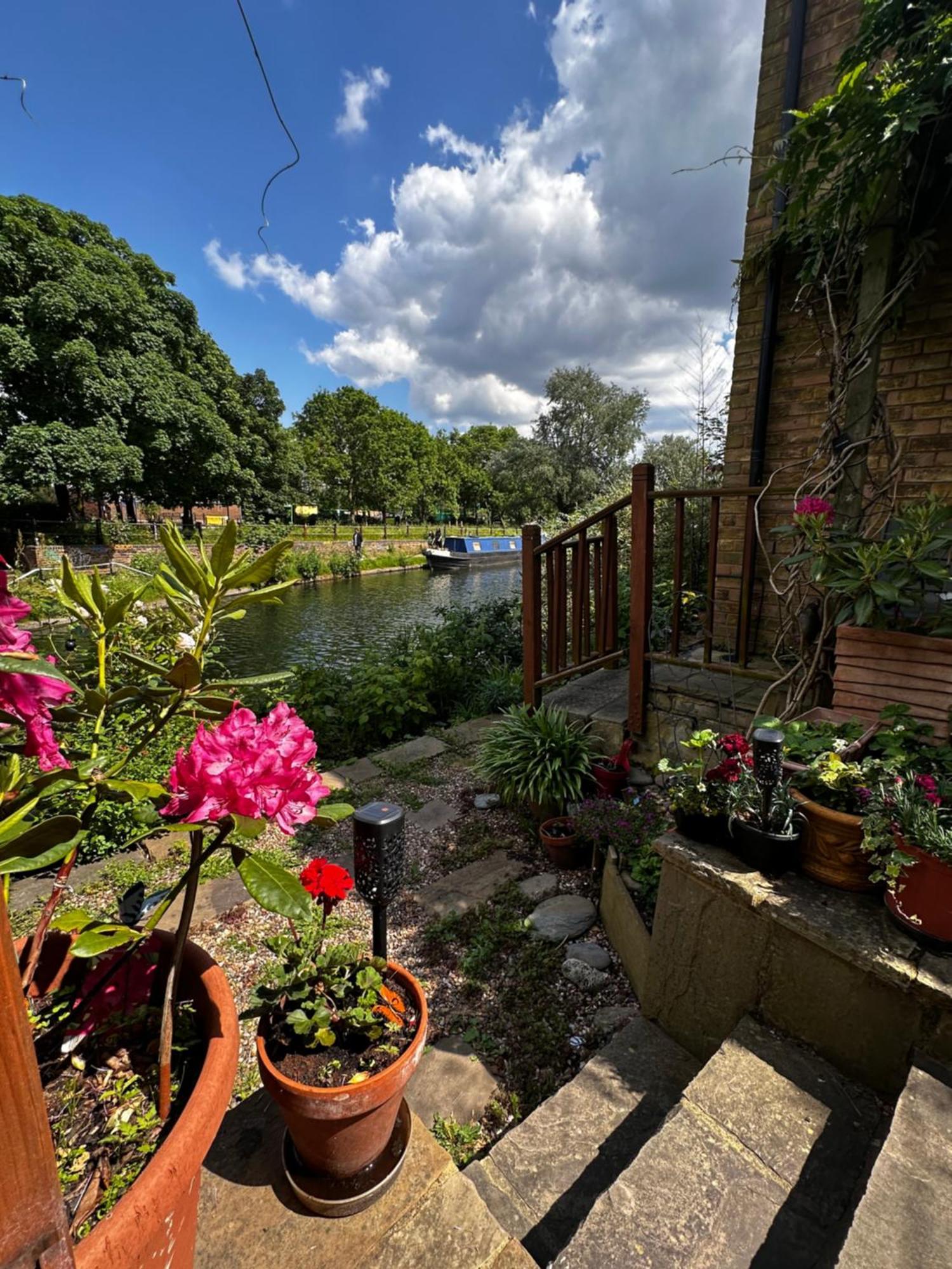 Amazing Location - City Of London- 2 Bedroom Stunning Canal View House With Private Garden,Parking & Balcony Екстер'єр фото