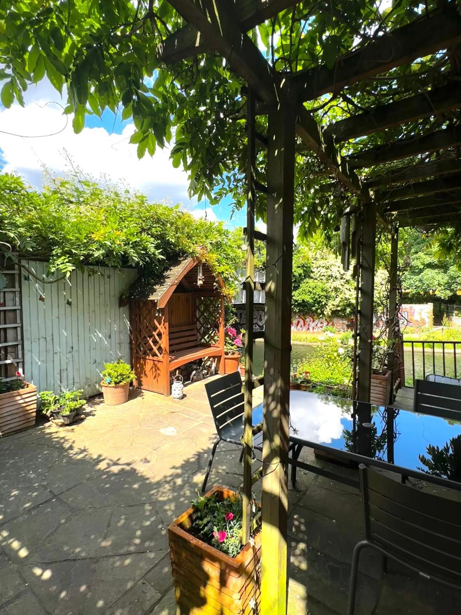 Amazing Location - City Of London- 2 Bedroom Stunning Canal View House With Private Garden,Parking & Balcony Екстер'єр фото