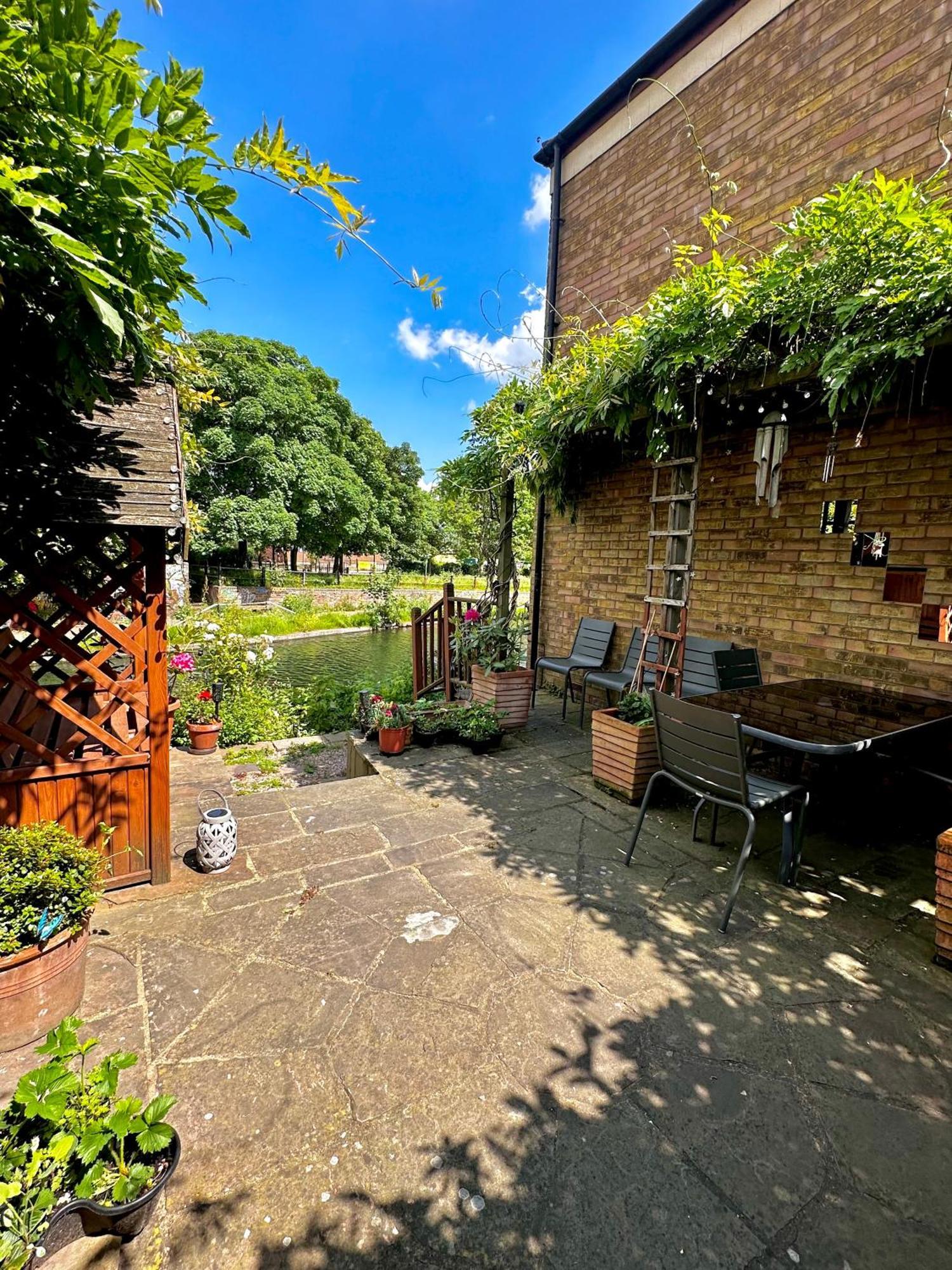 Amazing Location - City Of London- 2 Bedroom Stunning Canal View House With Private Garden,Parking & Balcony Екстер'єр фото