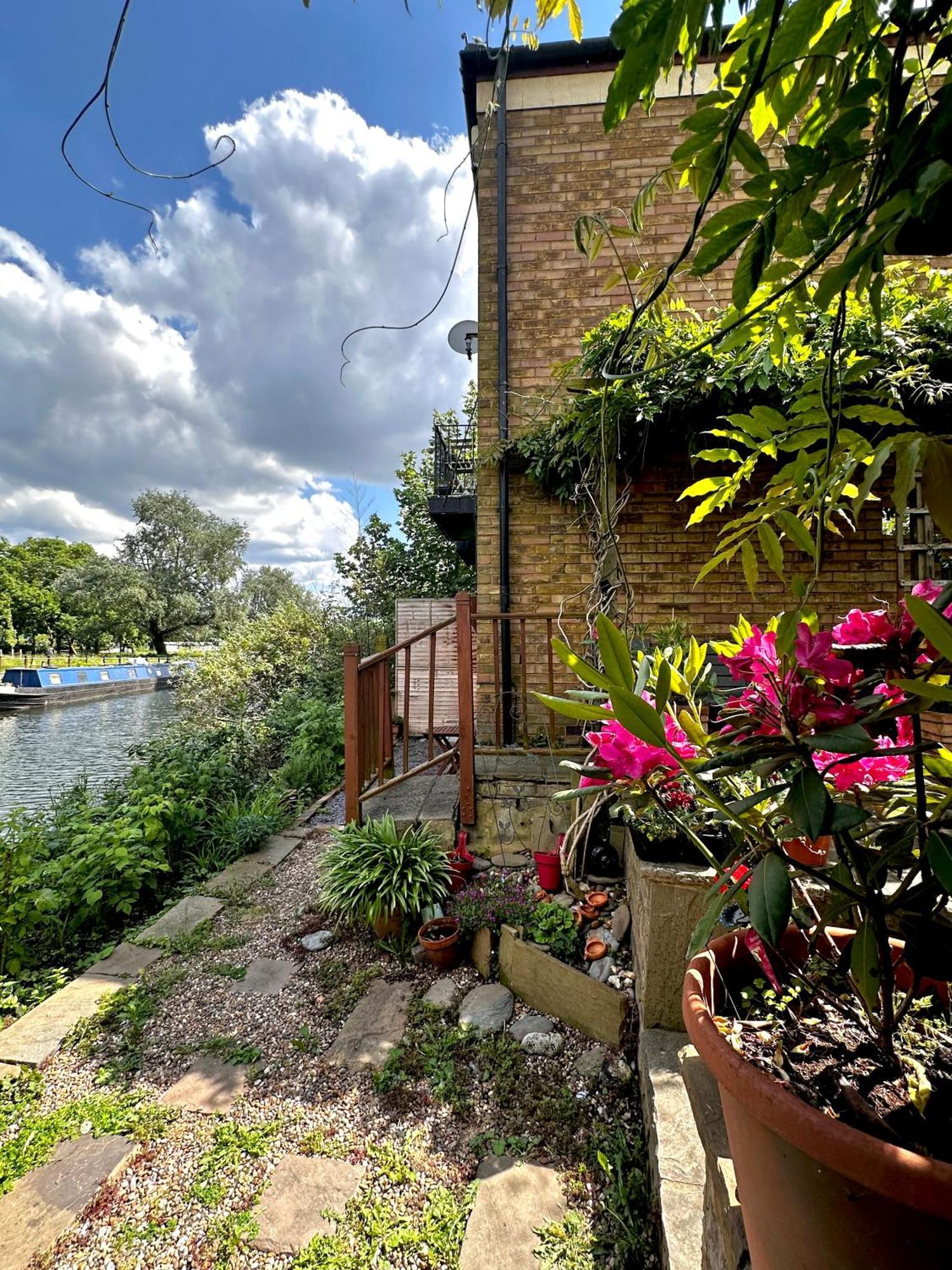 Amazing Location - City Of London- 2 Bedroom Stunning Canal View House With Private Garden,Parking & Balcony Екстер'єр фото